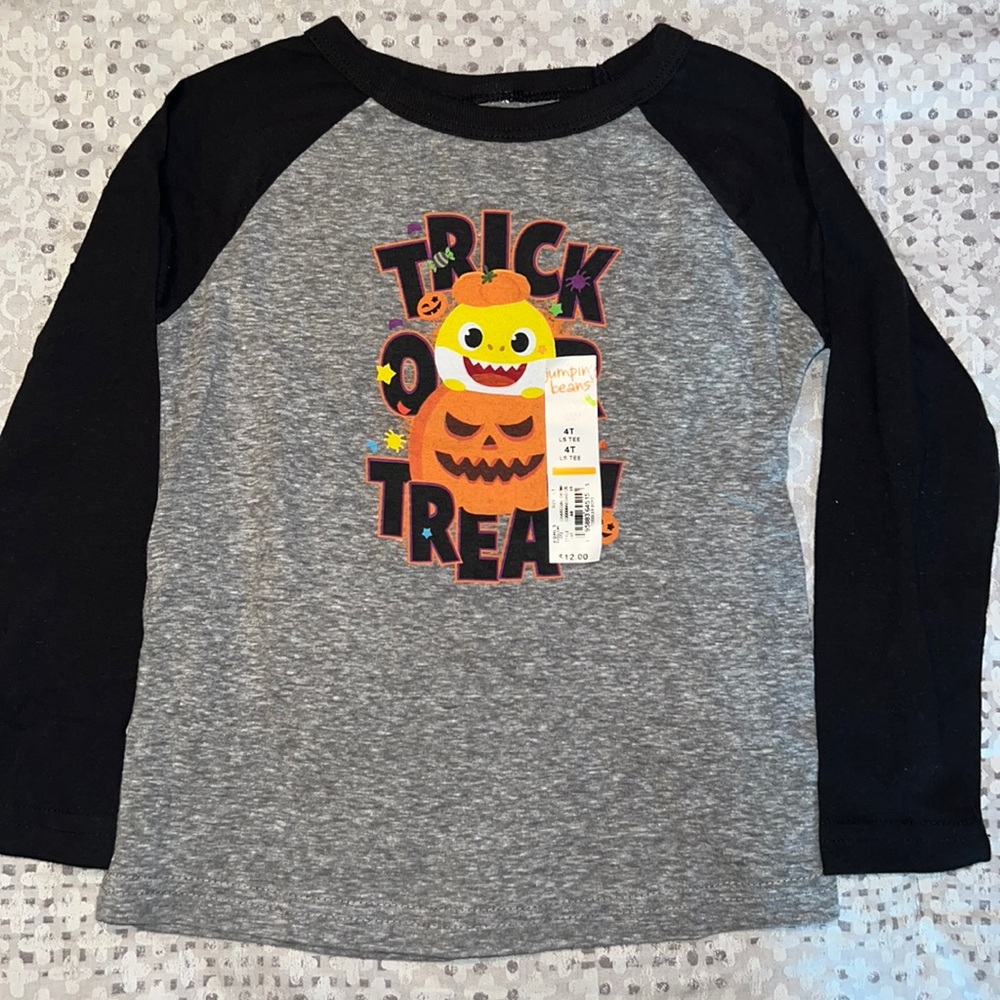 NWT Baby Shark Halloween Shirt, 4T